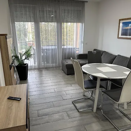 Mifi アパート バラトンレッレ